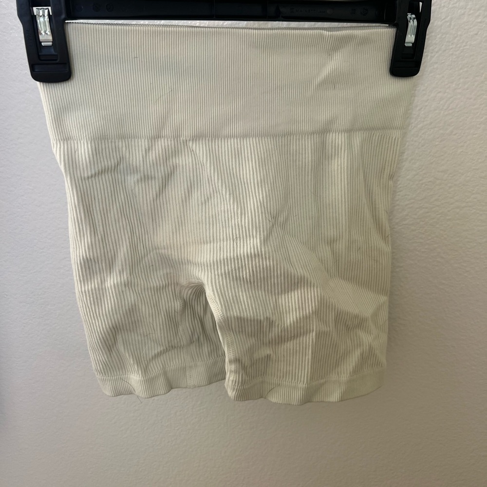 Cream Ribbed Workout Bra Short Set - Picture 4 of 6